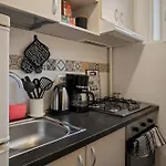 Old Town Nest Apartman Bukarest