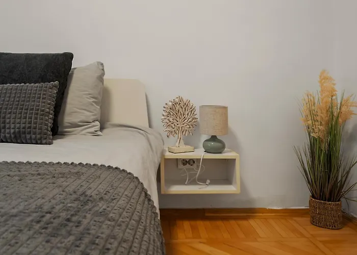 Old Town Nest Apartment *