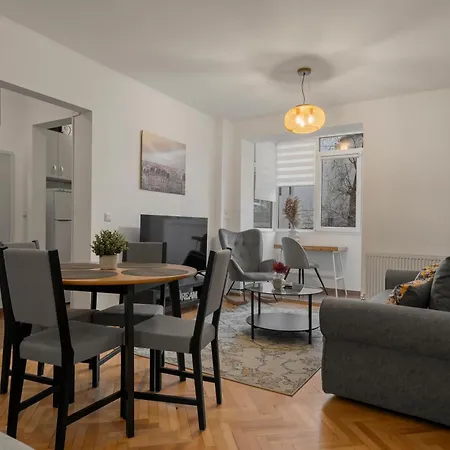 Old Town Nest * ブカレスト