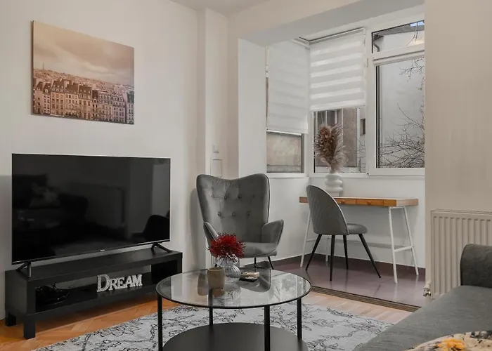 Old Town Nest Apartment Bucharest