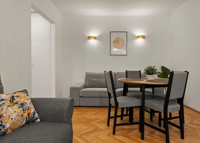 Old Town Nest Apartment