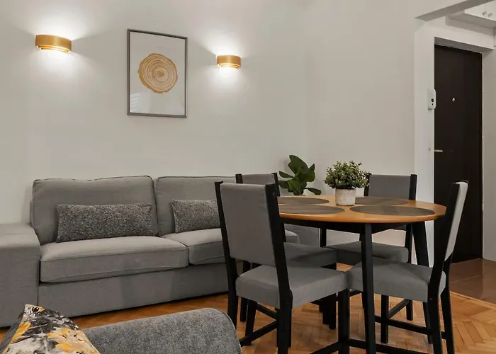 Old Town Nest Apartment *